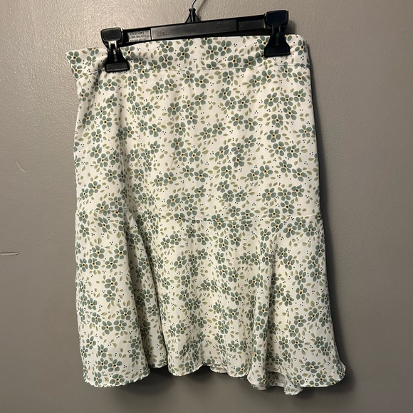 Dazy skirt - white/light green floral ruffle lightweight, fully lined - Picture 2 of 10